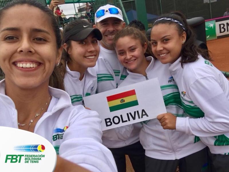 NOELIA, DANIELA, ROLANDO SOFIA Y SUSAN